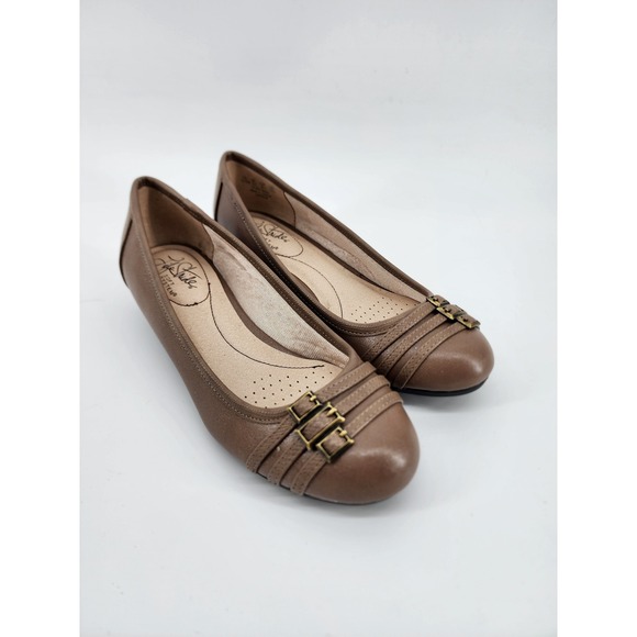 LifeStride Shoes - LifeStride Farrow Womens Brown Wedge Heels Size 6.5M Faux Leather Buckle Accent